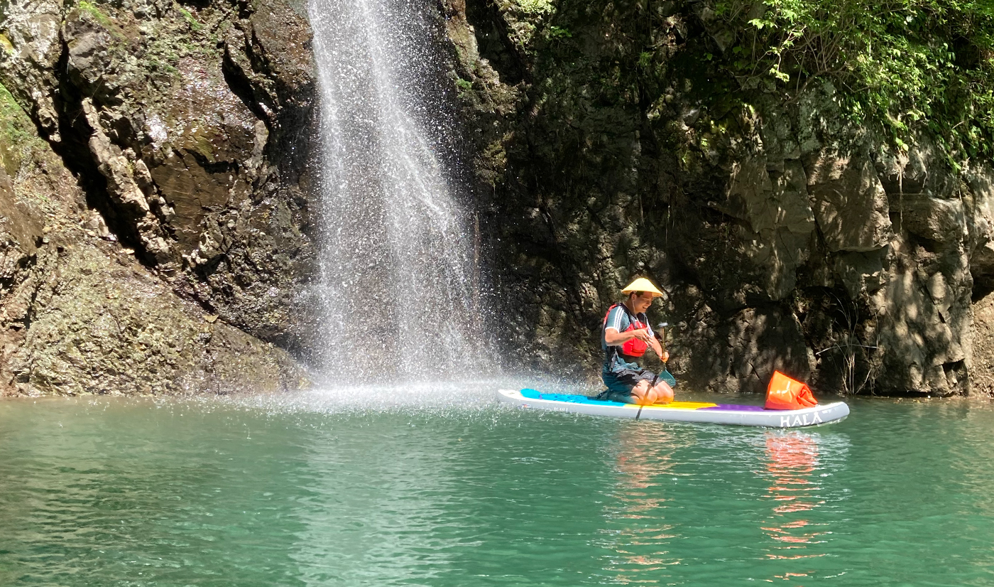 猿ヶ京渓谷の変化に富むフィールド。滝もあります!