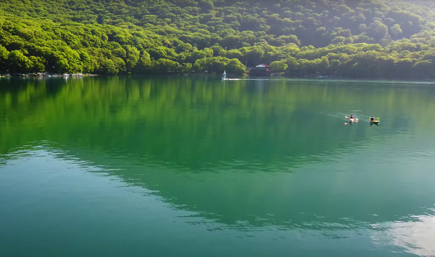 雄太な自然の中禅寺湖